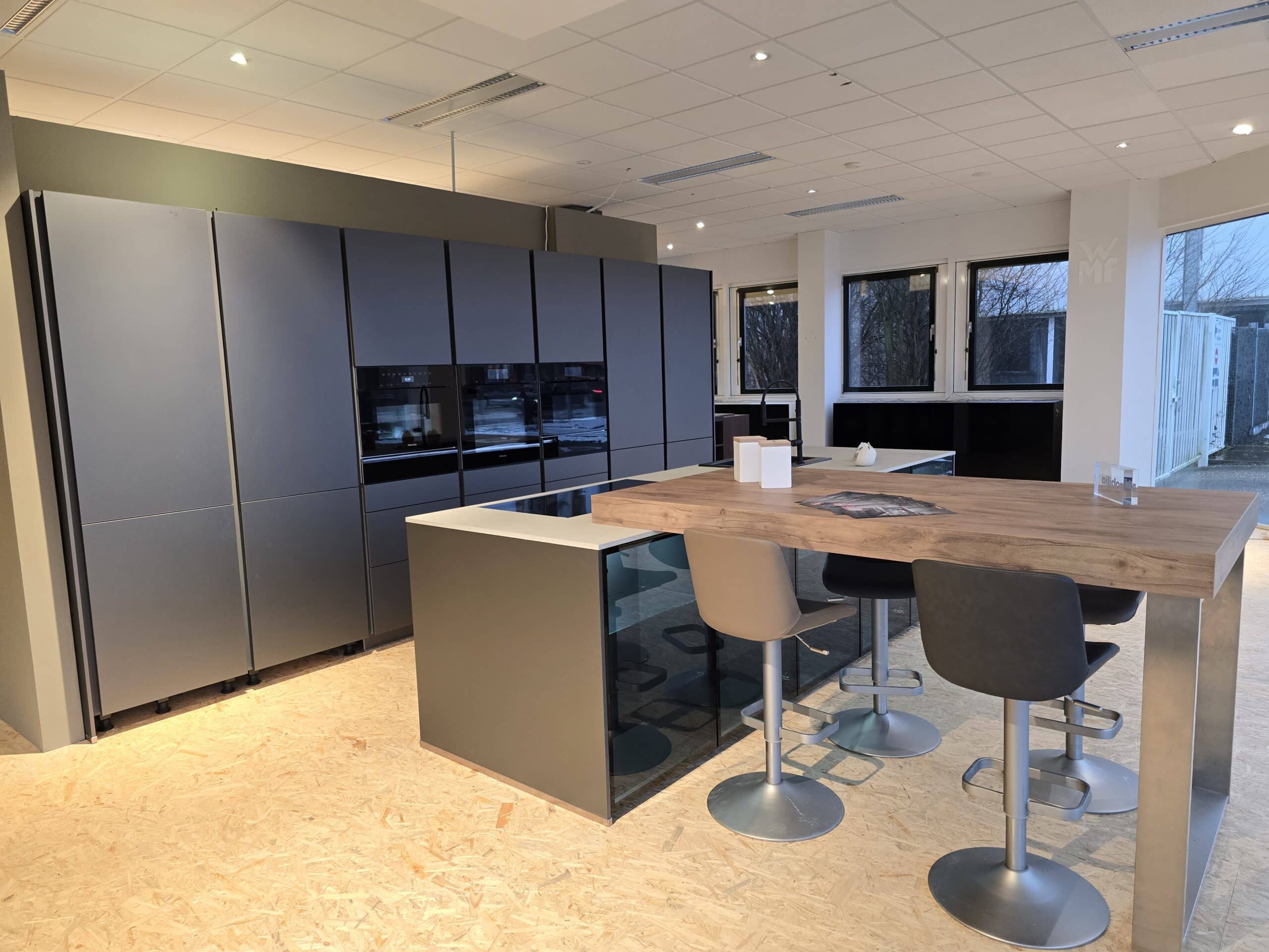 Nobilia Artis Küche in Titanio – vollständige Ansicht bei XXL Cuisine Eupen
