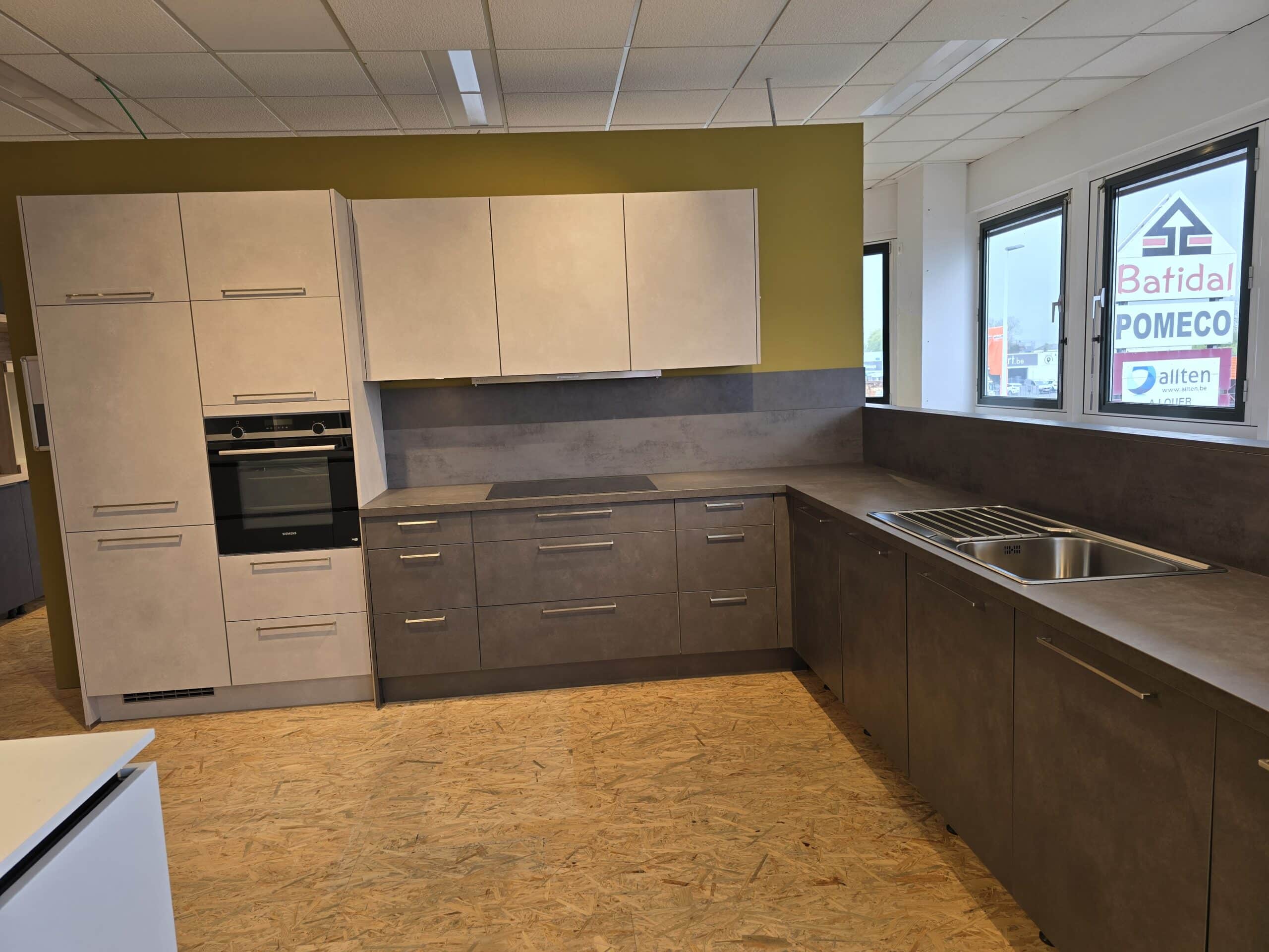 Nobilia Riva Küche in Betonsand und Betonterra bei XXL Cuisine Eupen